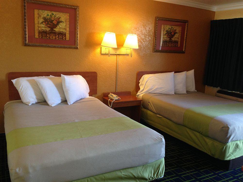 Value Inn Белфлауър Екстериор снимка