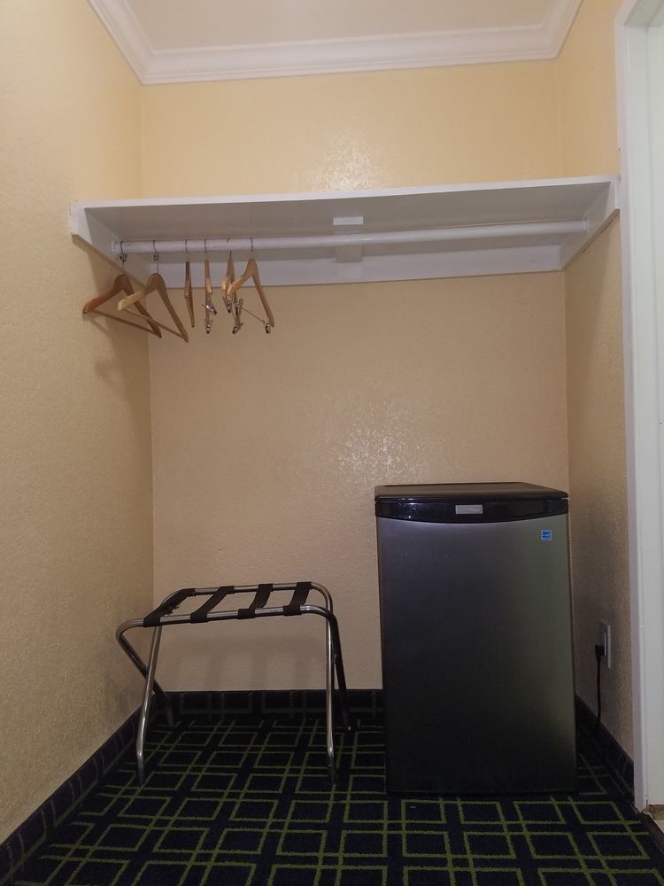 Value Inn Белфлауър Екстериор снимка