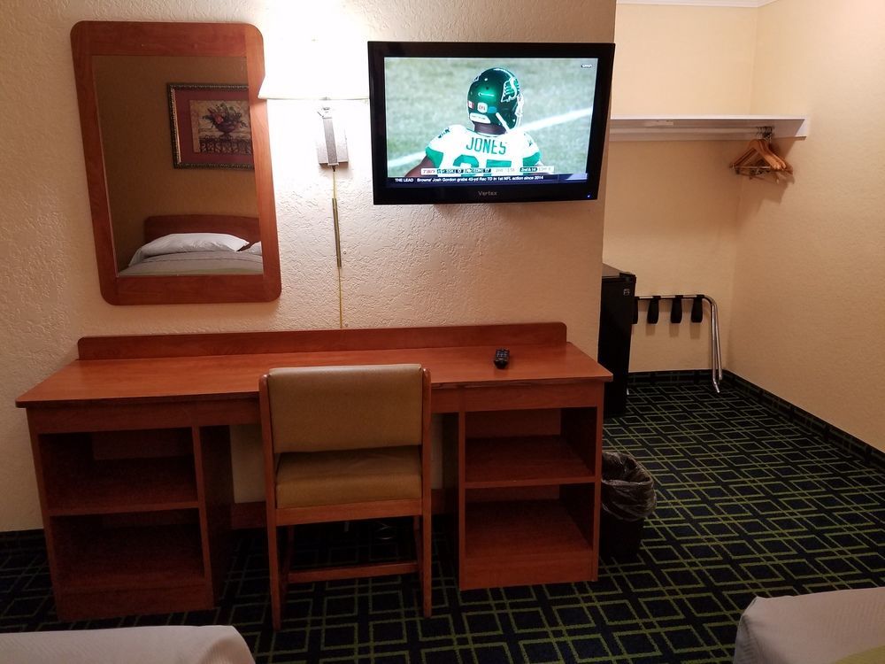 Value Inn Белфлауър Екстериор снимка