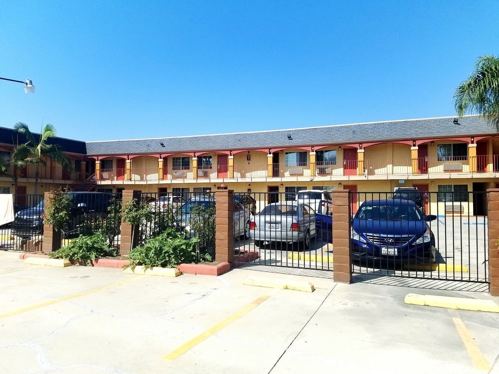 Value Inn Белфлауър Екстериор снимка